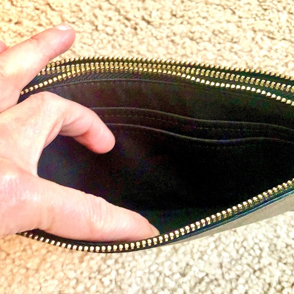 Coach (Corner) LRG Double Zip Wristlet/ Wallet w/ Coach paper gift bag included - Picture 5 of 15